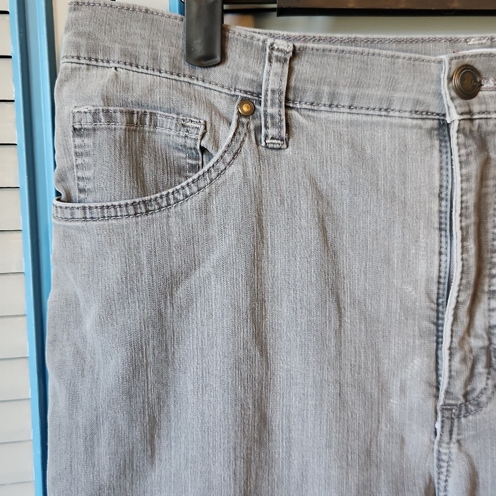 Lee Light Grey Classic Fit Jeans - Picture 3 of 13